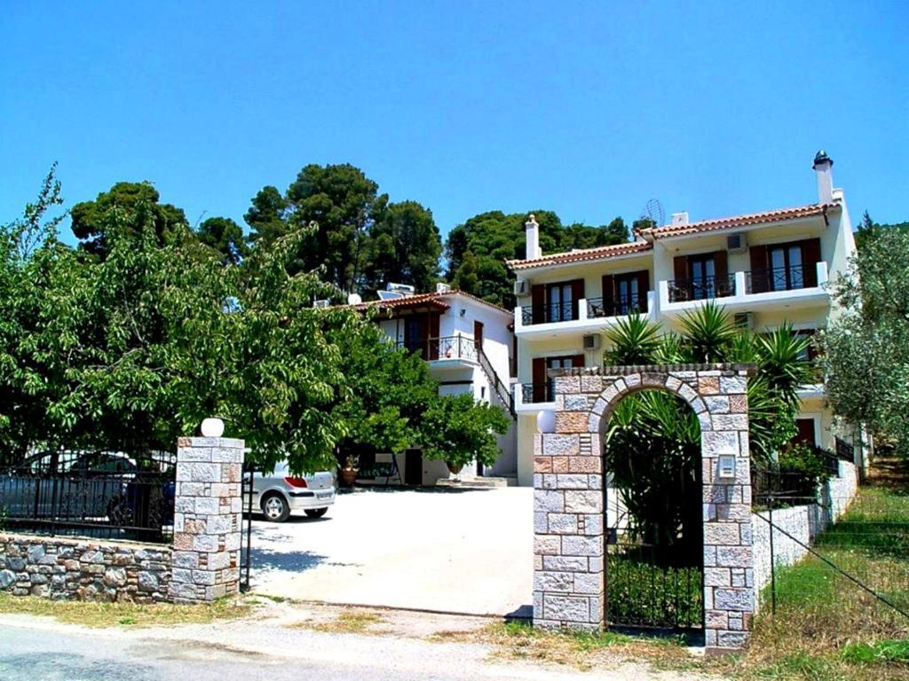 Olympion Apartments Stafylos Exterior photo